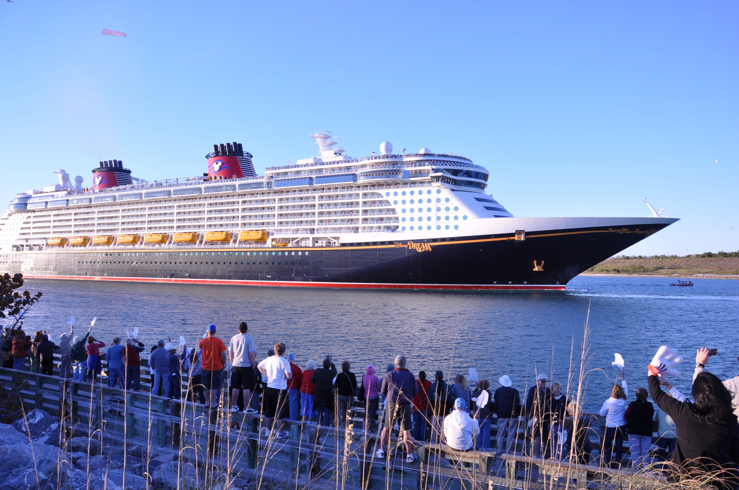 Disney ship leaving port canaveral